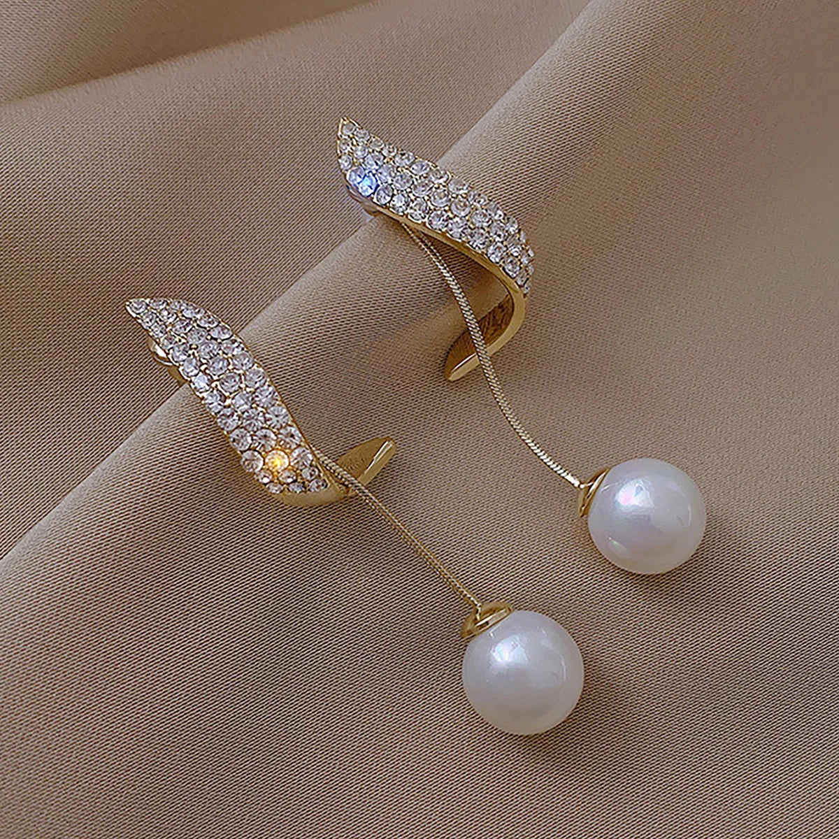 The Pearls Earrings